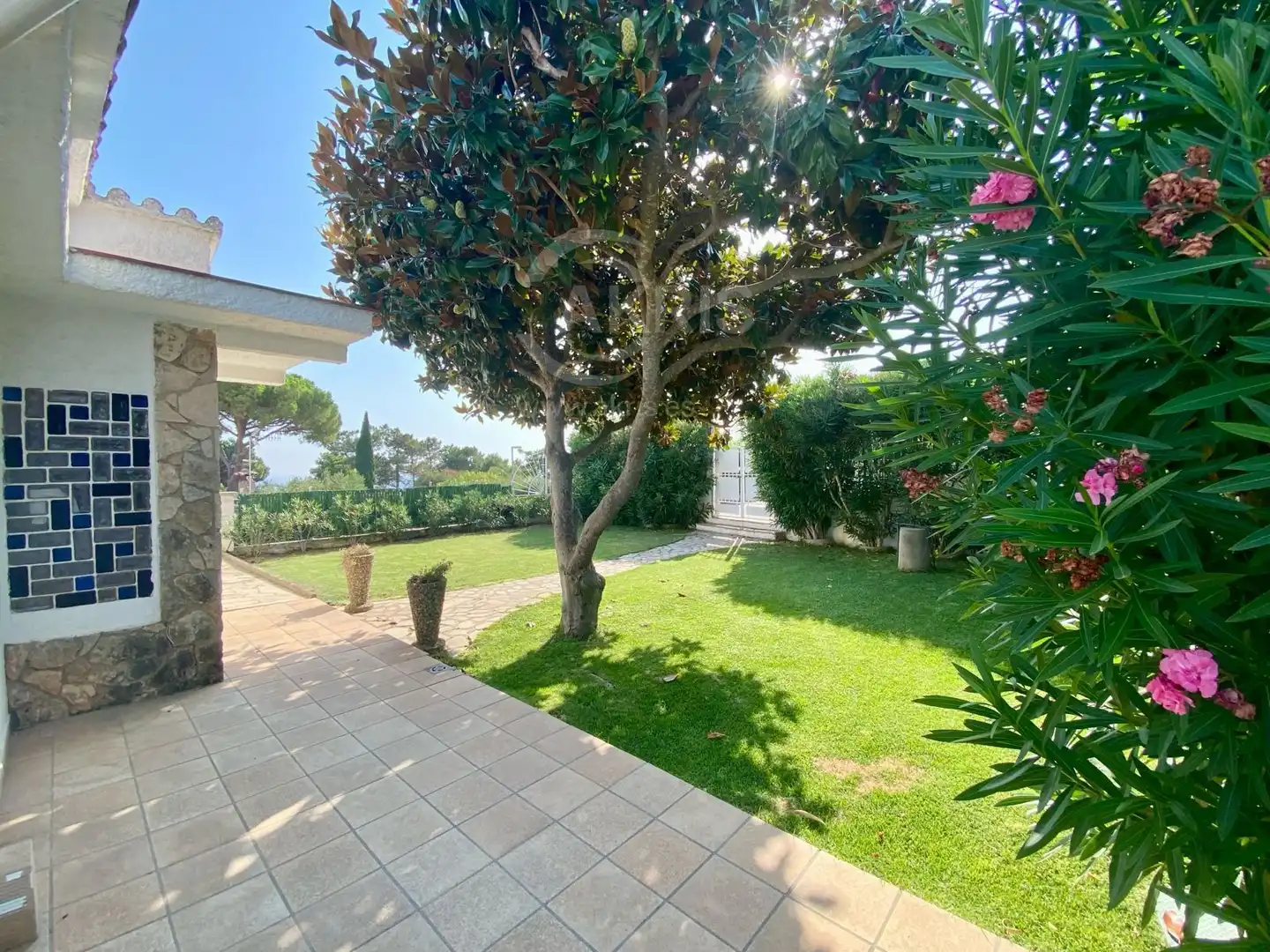 Casa con piscina en venta en Canyelles