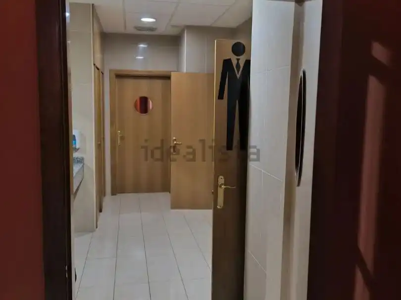 Bany de Oficina de lloguer en Donostia - San Sebastián  amb Moblat