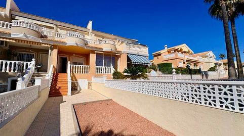Foto 3 de Casa adosada en venta en Avenida Antonio Quesada, 16, Rojales, Alicante