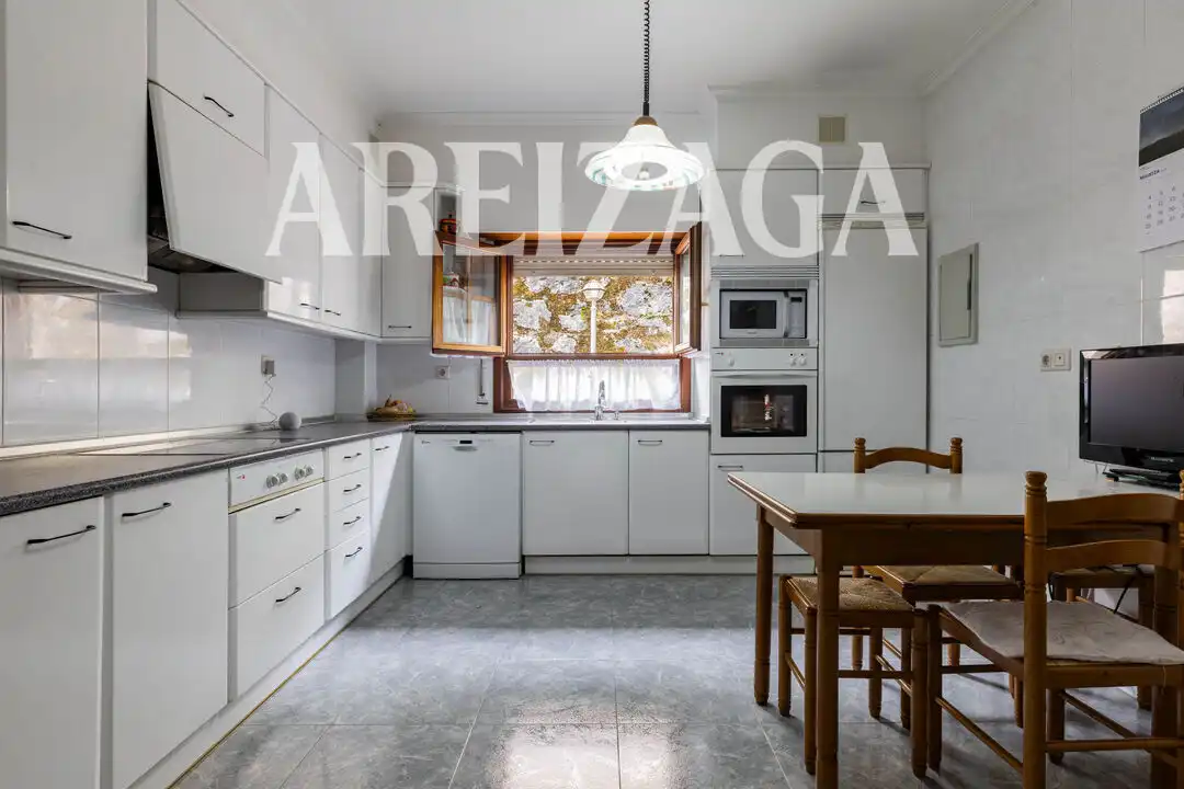 Cocina de Casa o chalet en venta en Donostia - San Sebastián  con Calefacción, Terraza y Trastero