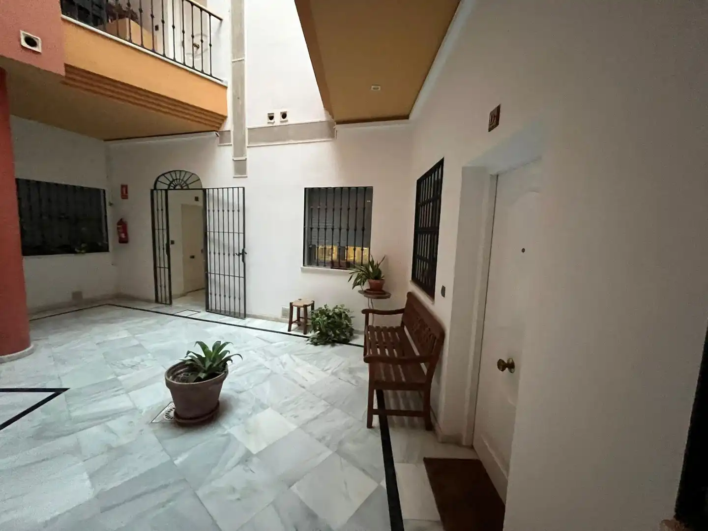 Maisonette zum Verkauf in Sevilla mit Klimaanlage, Möbliert und Balkon