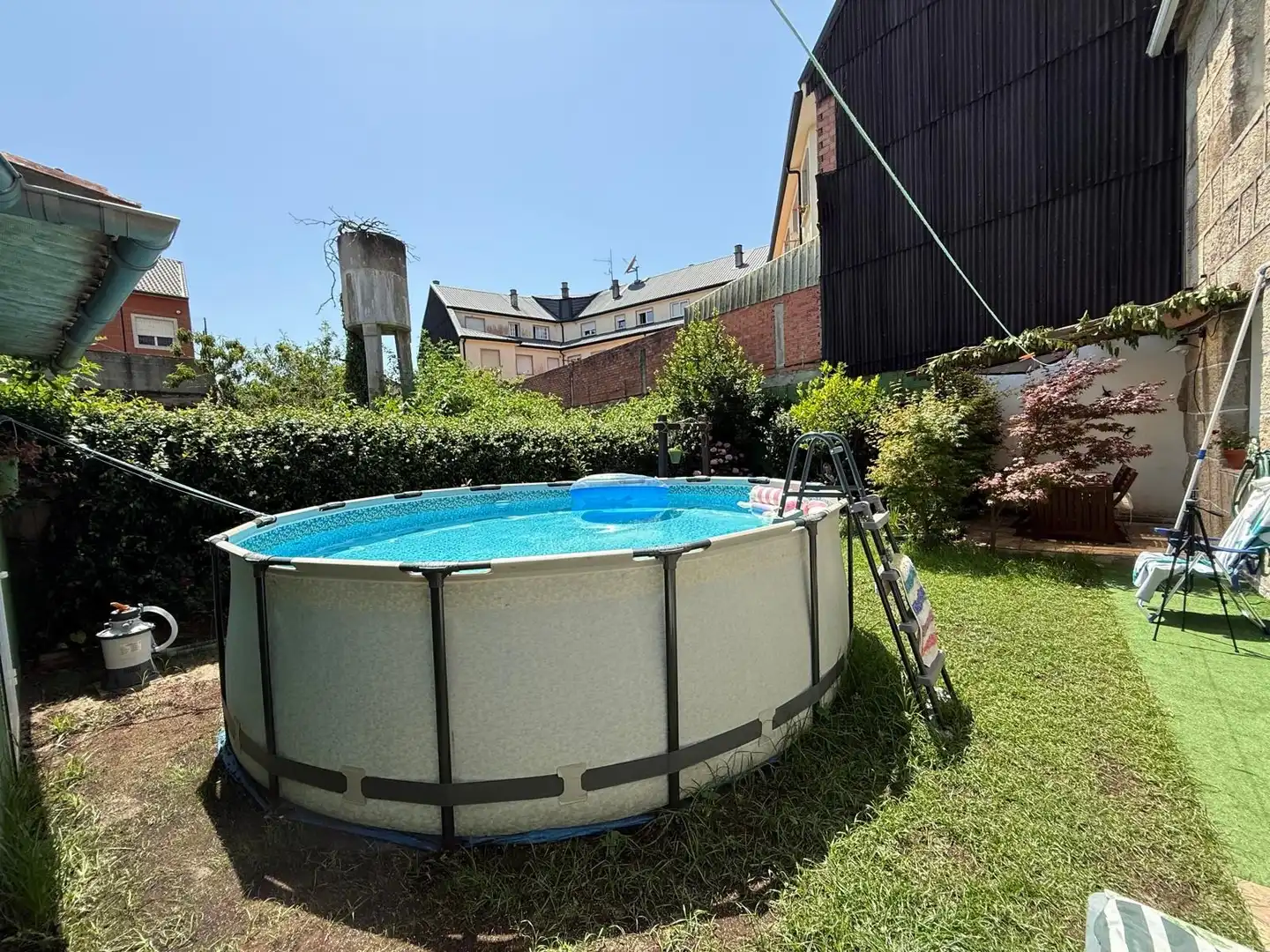 Piscina de Casa o xalet en venda en Vilanova de Arousa amb Calefacció, Jardí privat i Moblat
