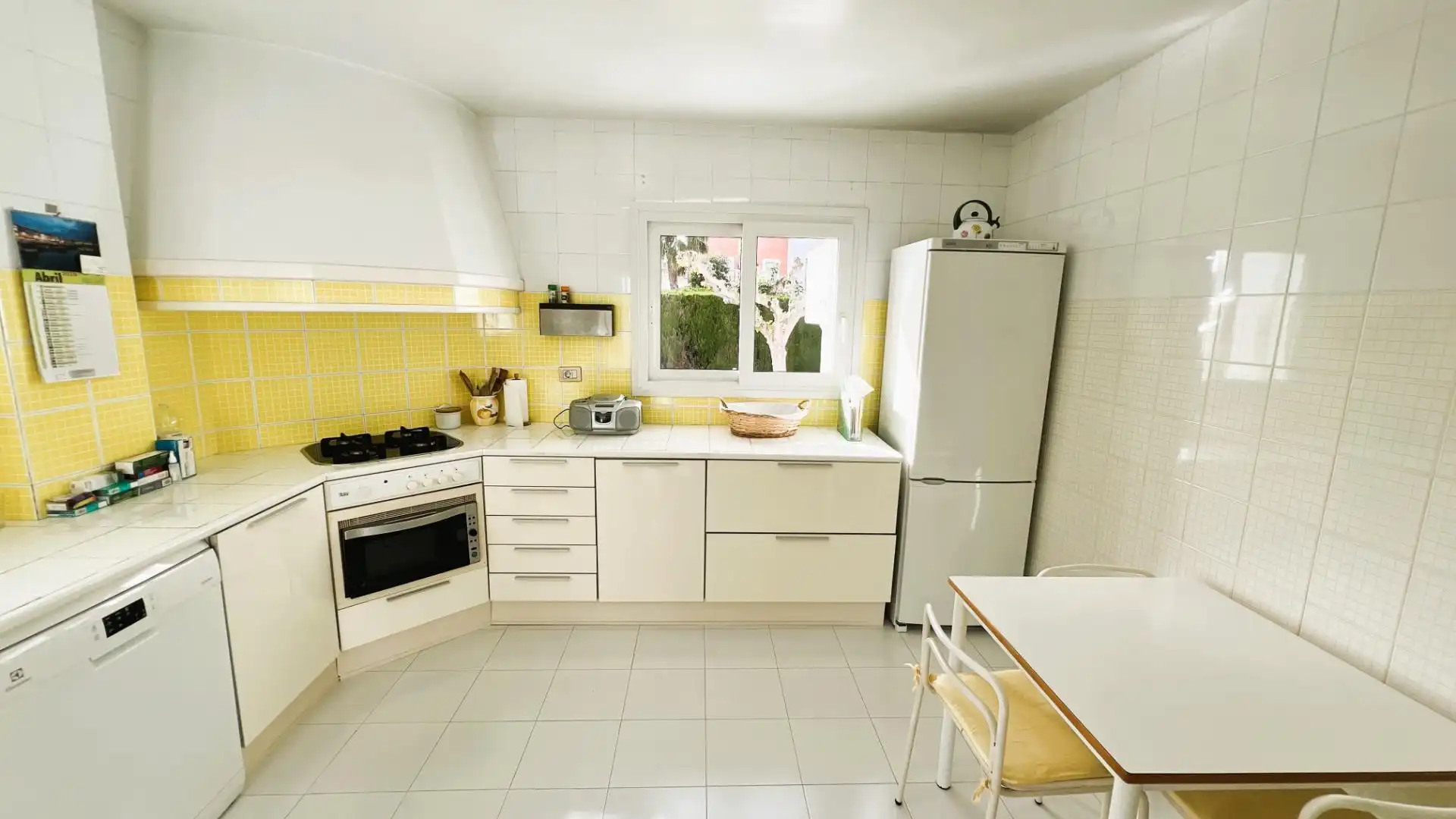 Cocina de Casa o chalet en venta en Castellón de la Plana / Castelló de la Plana con Aire acondicionado, Calefacción y Jardín privado