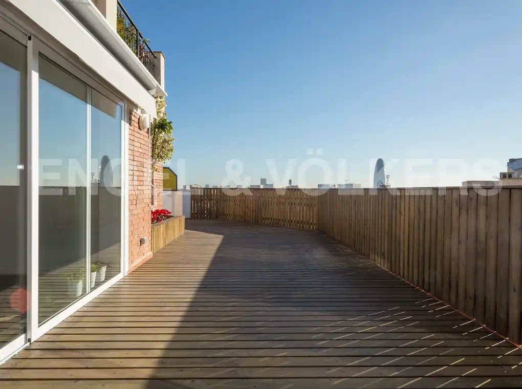 Terrace of Attic for rent in Barcelona  with Air Conditioner, Heating and Parquet flooring