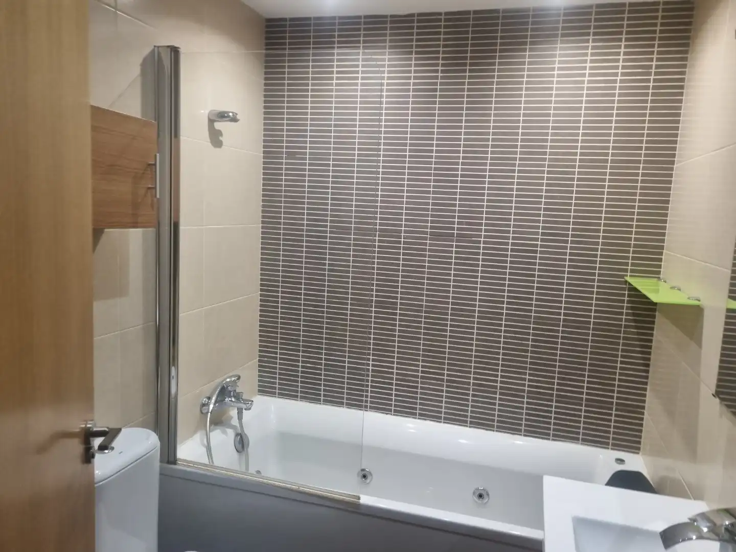 Baño de Apartamento en venta en Burgos con Calefacción, Terraza y Trastero