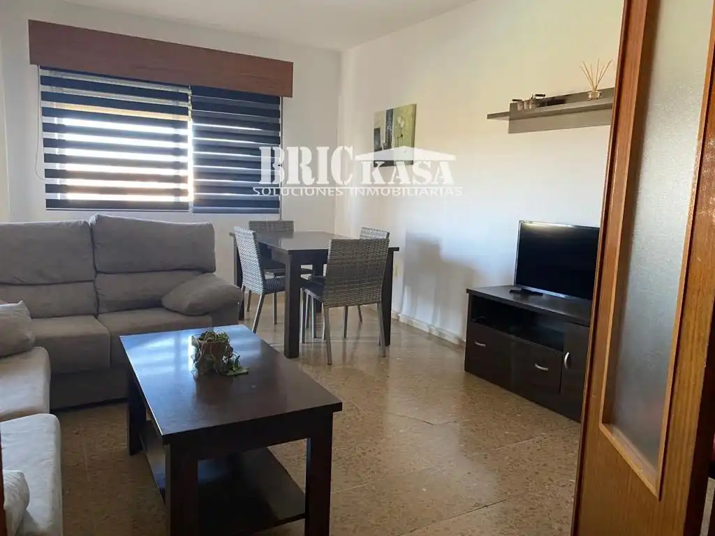 Wohnzimmer von Dachboden zur Miete in Cáceres mit Heizung, Terrasse und Möbliert