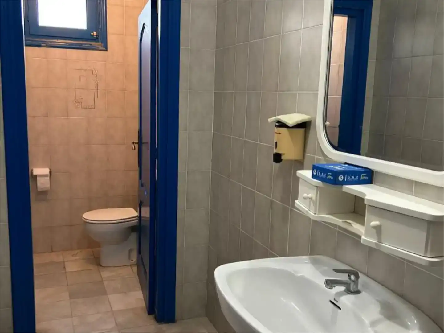 Badezimmer von Geschaftsraum zur Miete in El Palmeral