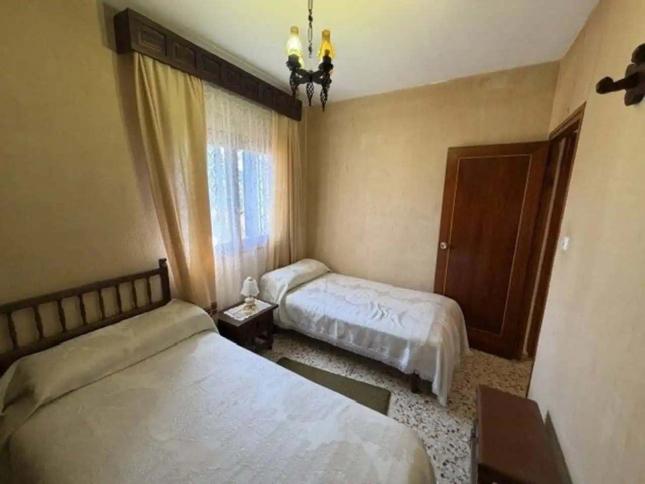 Dormitori de Casa o xalet en venda en Rascafría amb Jardí privat, Terrassa i Moblat