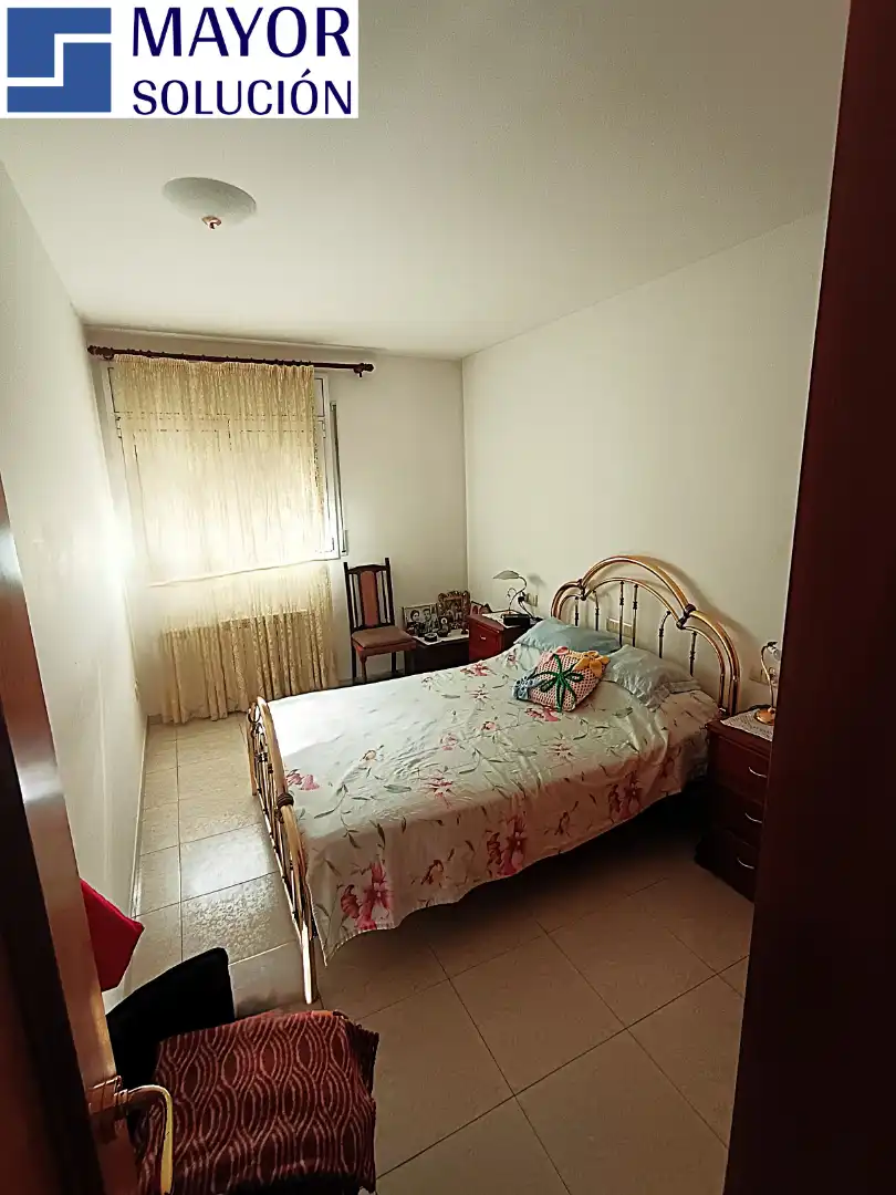 Dormitori de Casa o xalet en venda en Medinyà amb Aire condicionat, Calefacció i Jardí privat