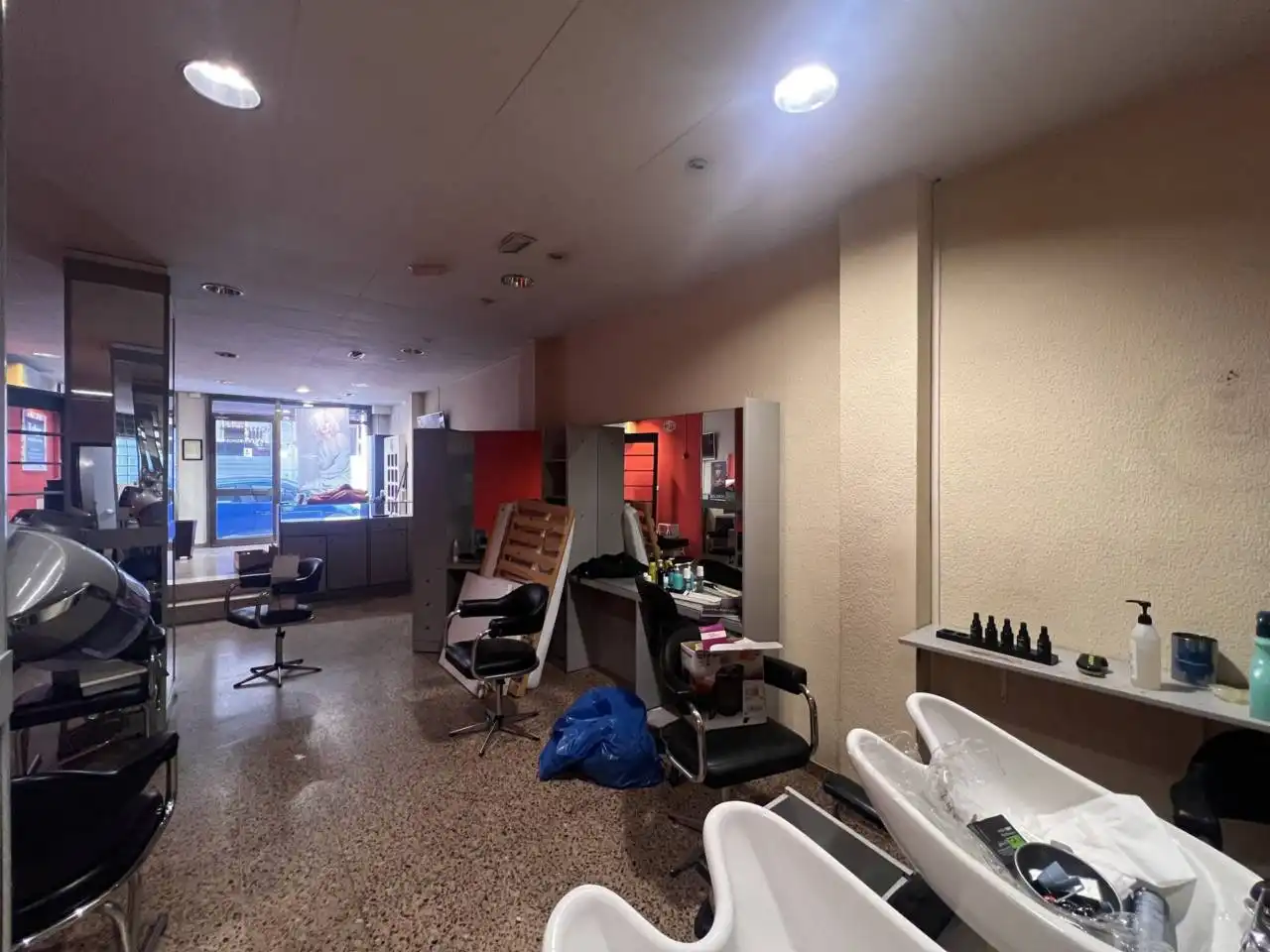 Commercial properties for sale in Manresa  with Air Conditioner