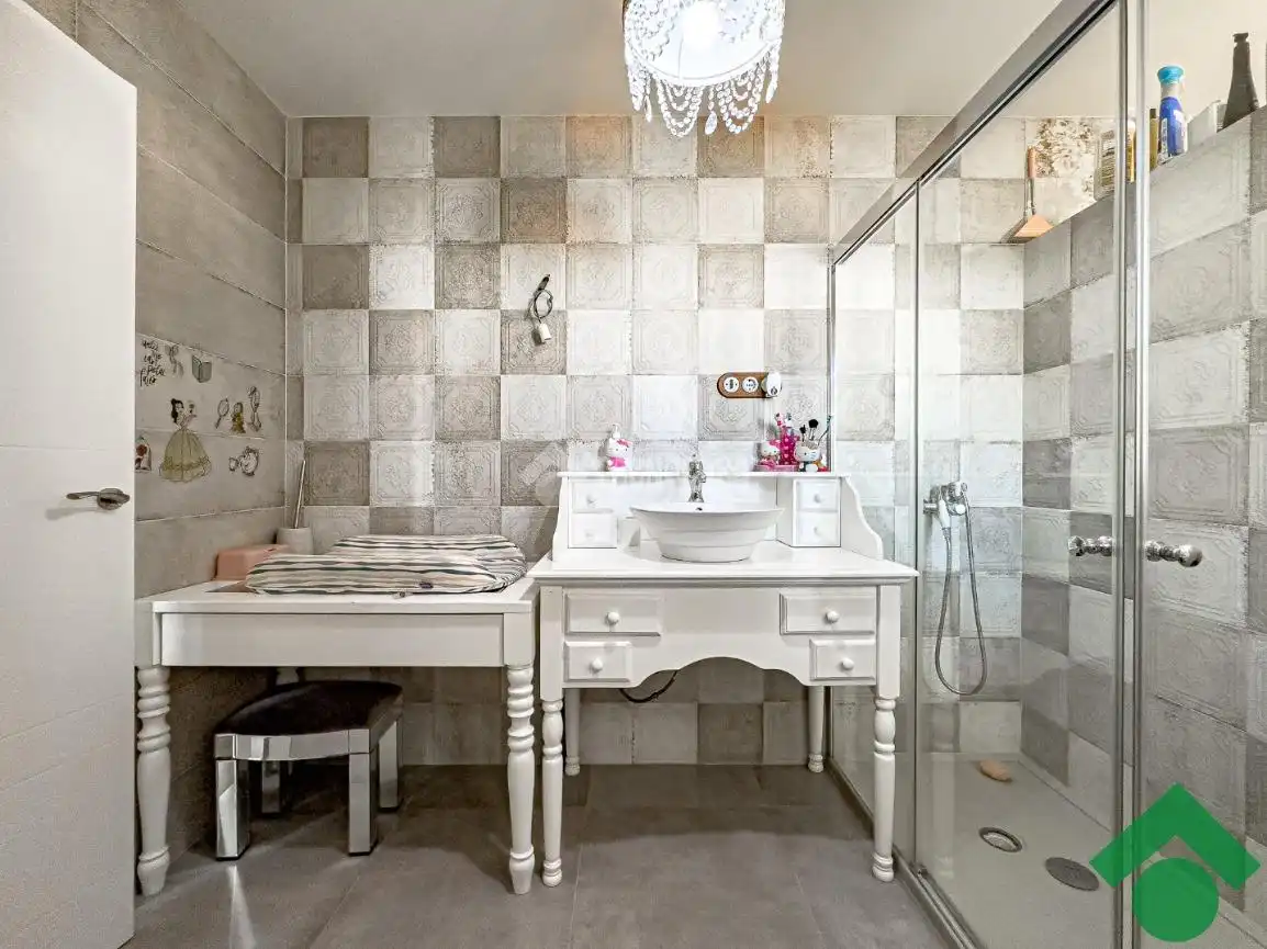 Bathroom of Houses for sale in Vegas del Genil