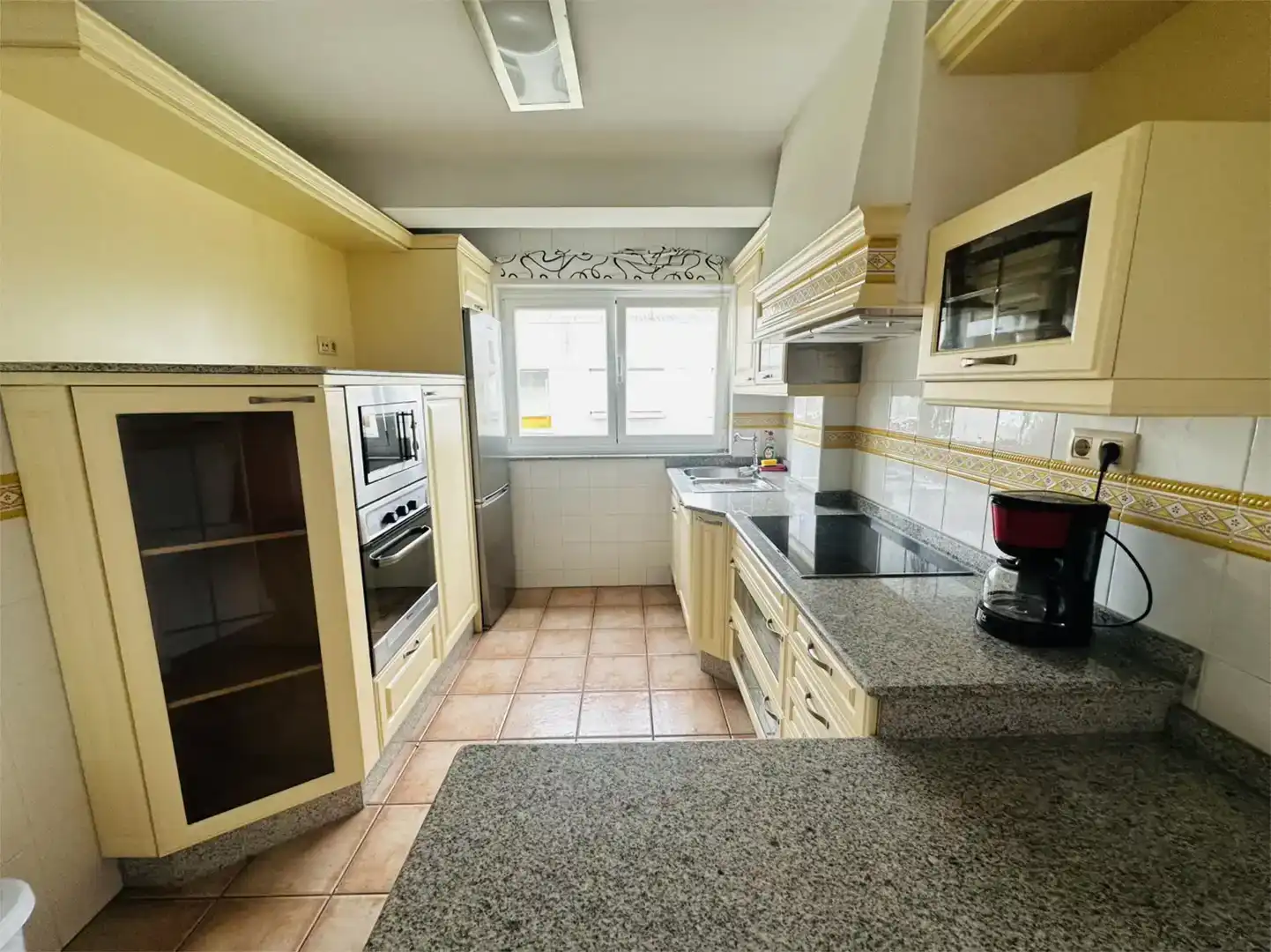Kitchen of Duplexes for rent in Oleiros