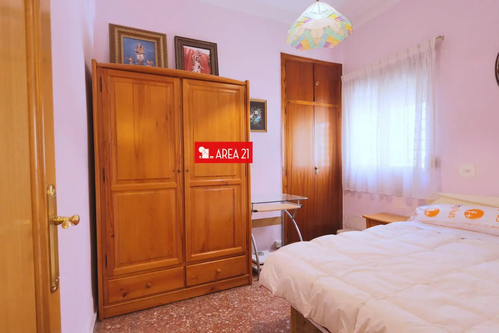 Dormitori de Casa o xalet en venda en La Pobla de Vallbona amb Aire condicionat, Terrassa i Traster