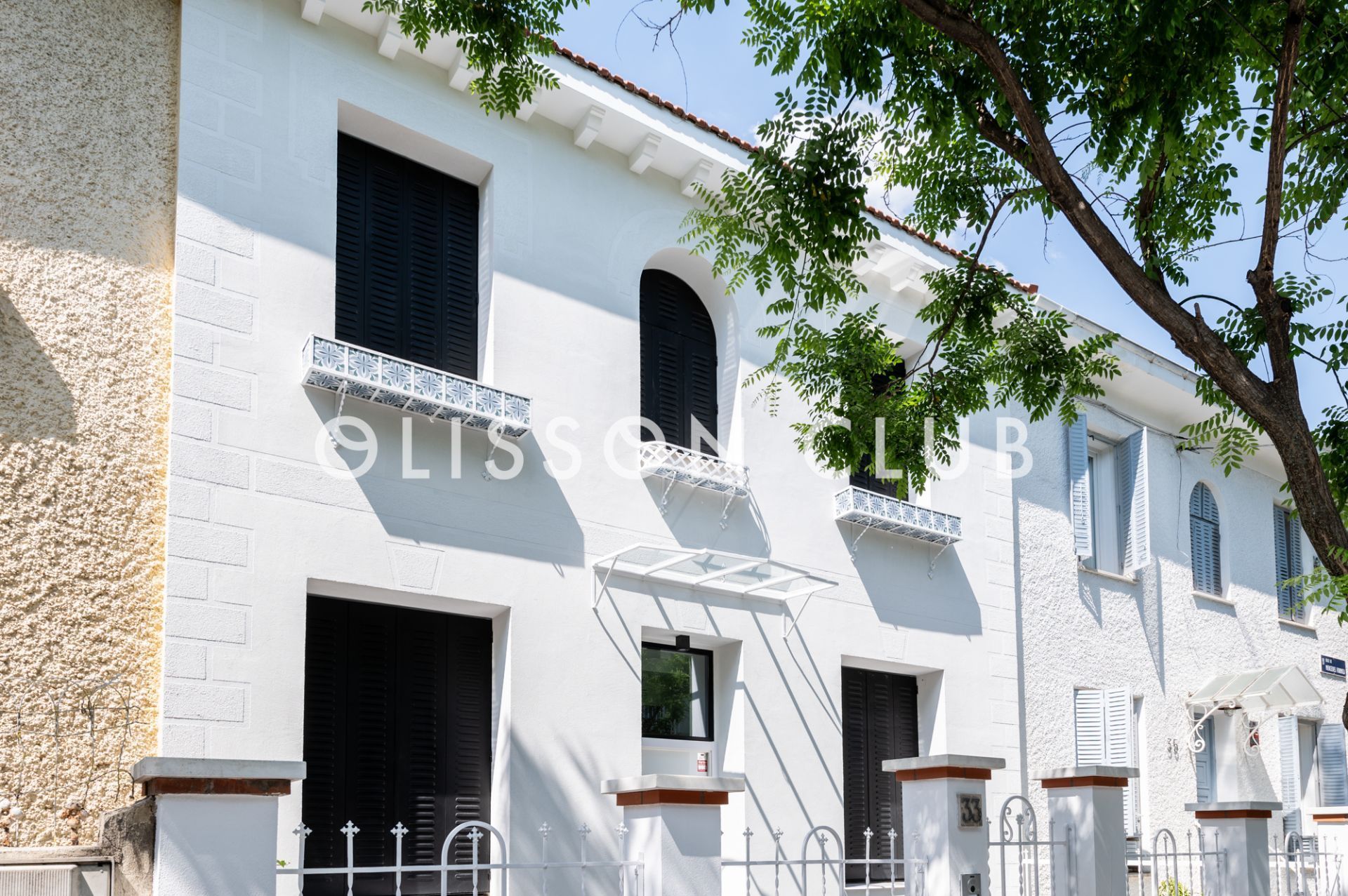 Vista exterior de Casa o xalet en venda en  Madrid Capital amb Aire condicionat, Calefacció i Jardí privat