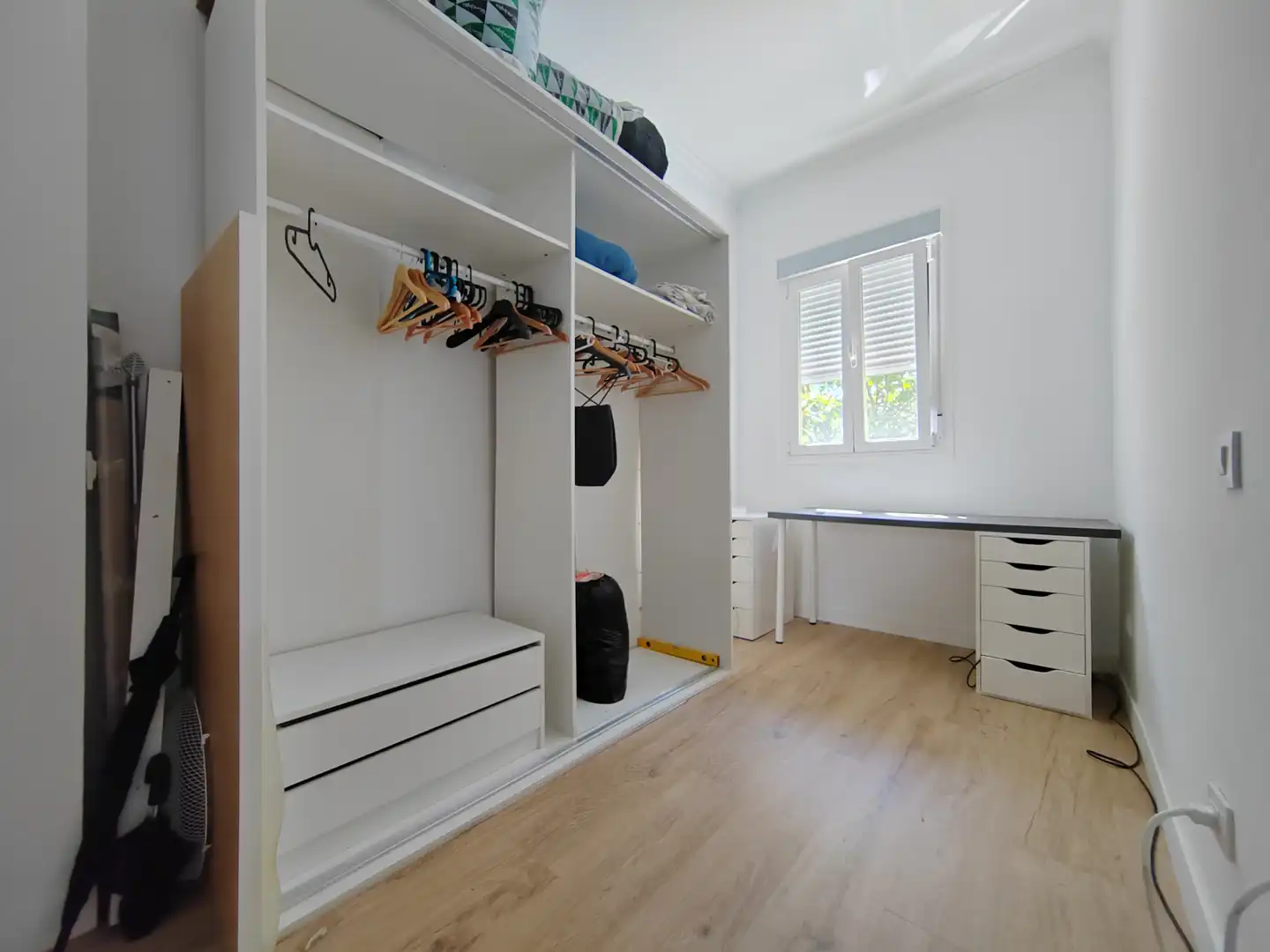 Schlafzimmer von Dachboden zur Miete in Madrid mit Klimaanlage, Heizung und Parkett
