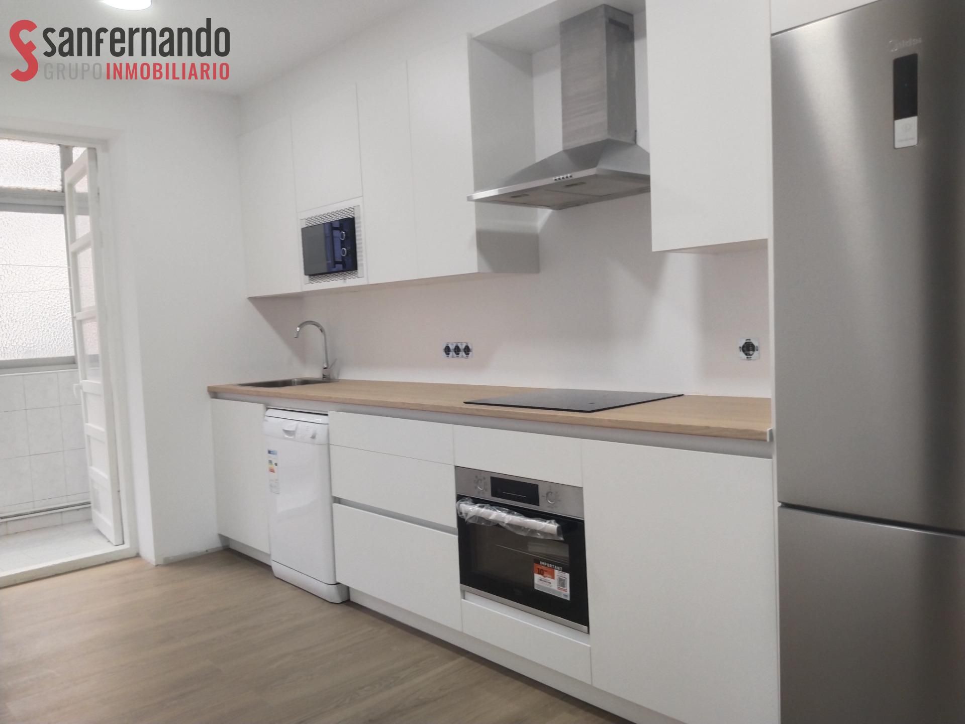 Kitchen of Flat to rent in Torrelavega   with Heating