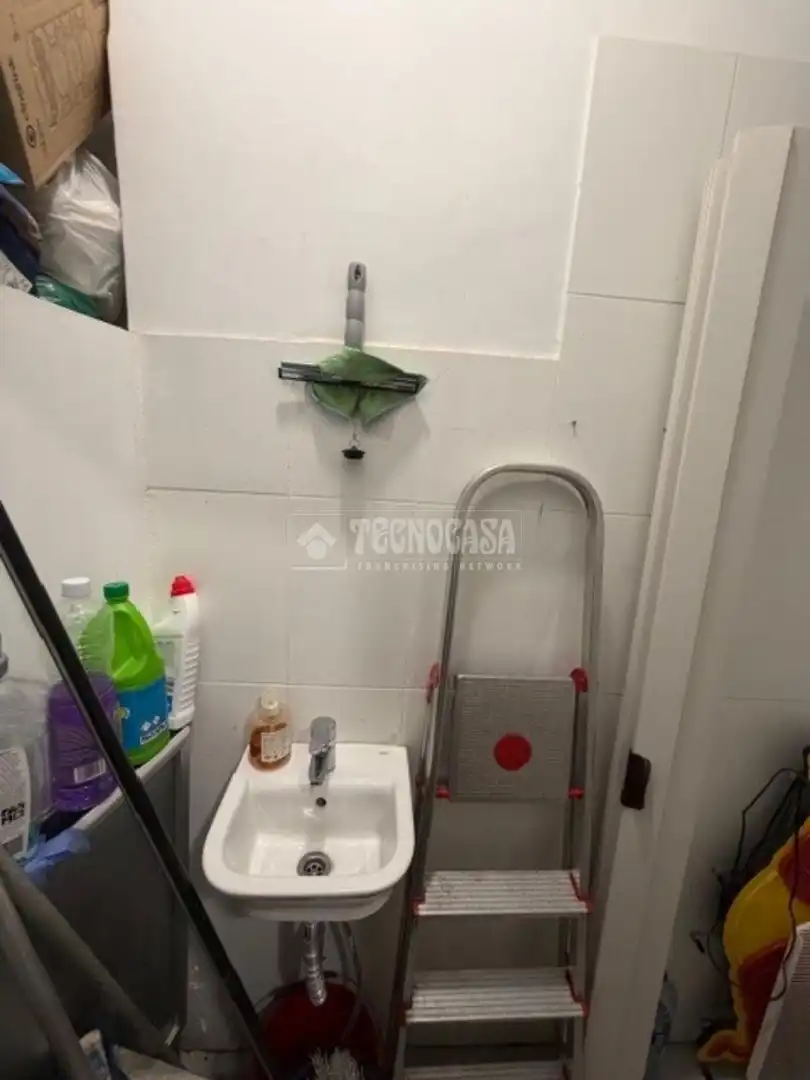 Bathroom of Commercial properties for sale in Madrid