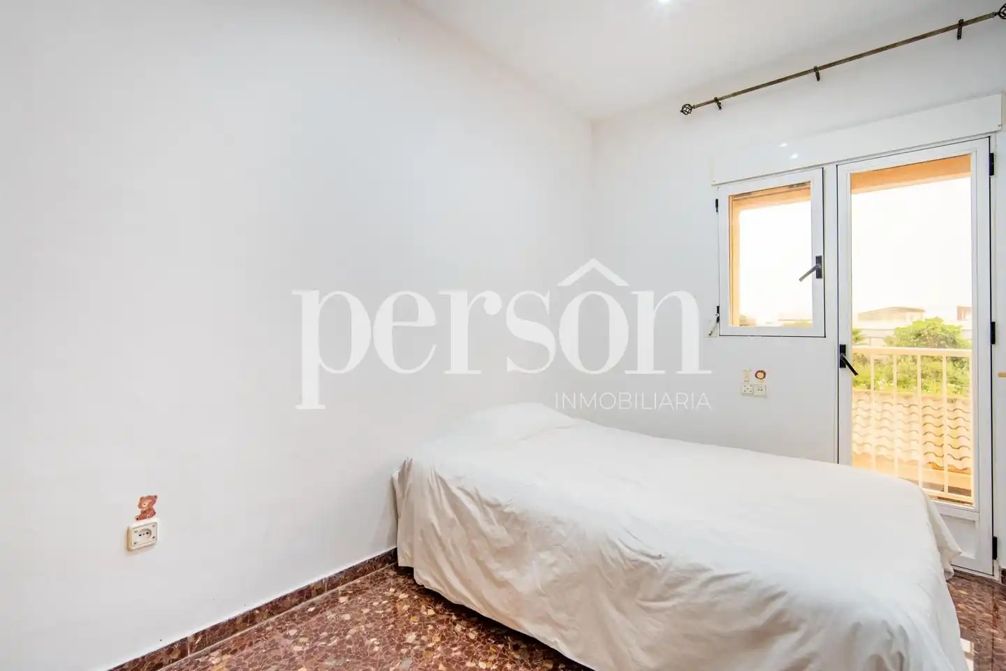 Dormitori de Casa o xalet en venda en Valencia amb Aire condicionat, Terrassa i Traster
