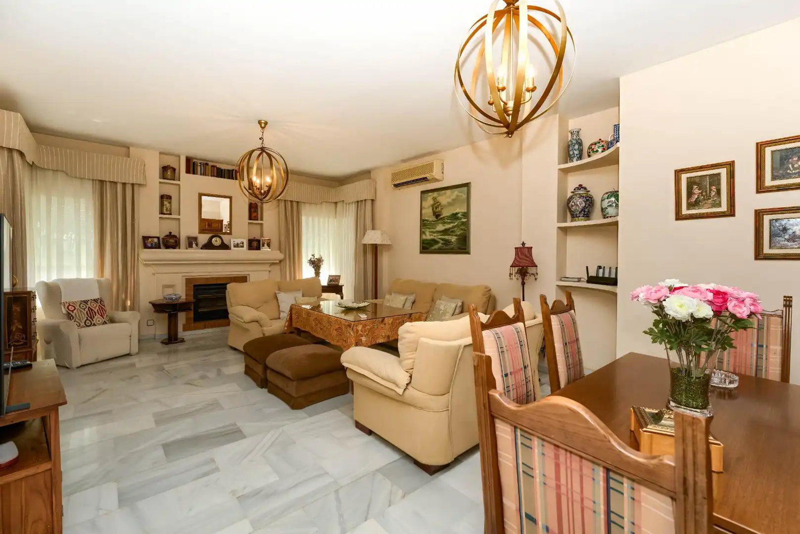Living room of Houses for sale in Tomares  with Air Conditioner, Heating and Private garden