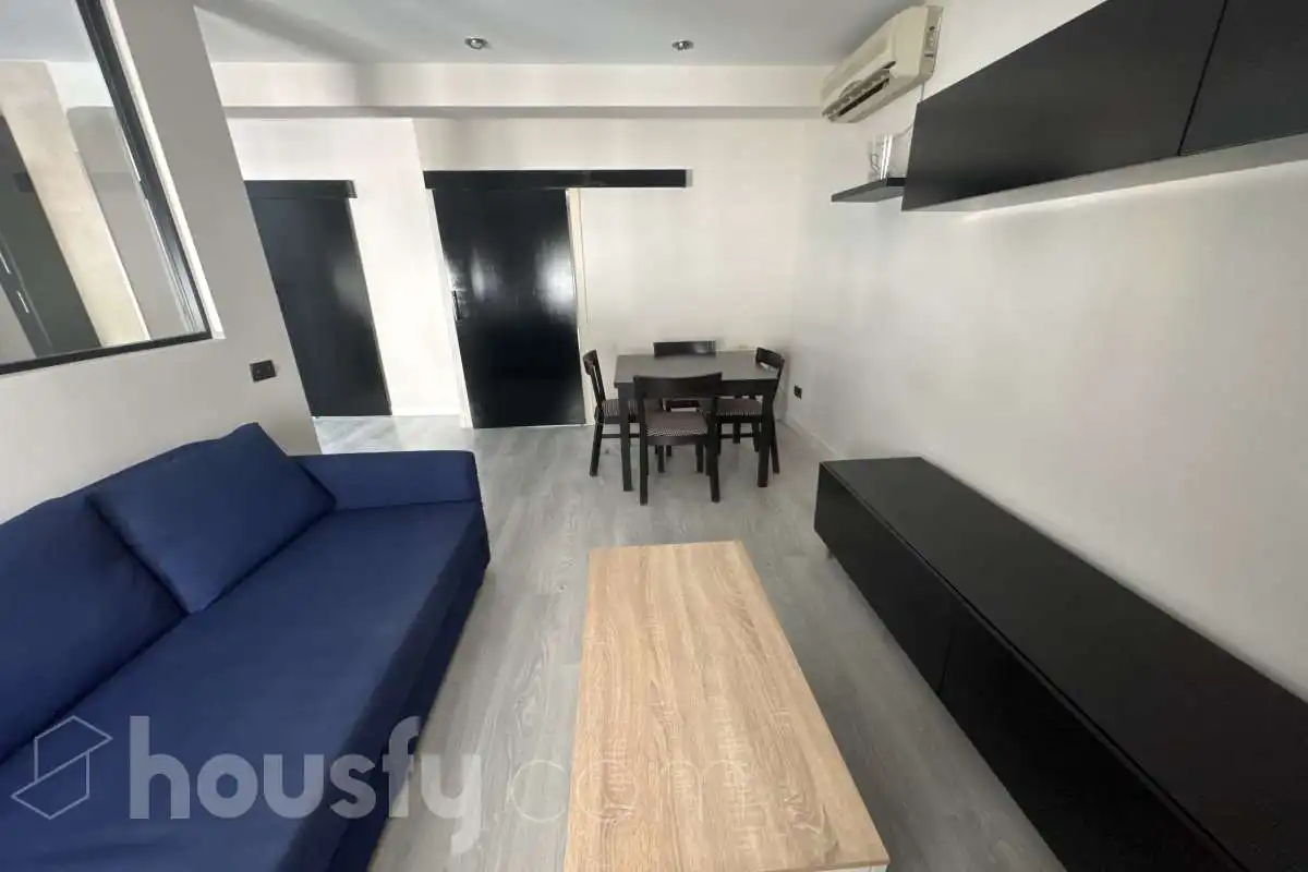 Living room of Flat for rent in Madrid  with Air Conditioner, Heating and Parquet flooring