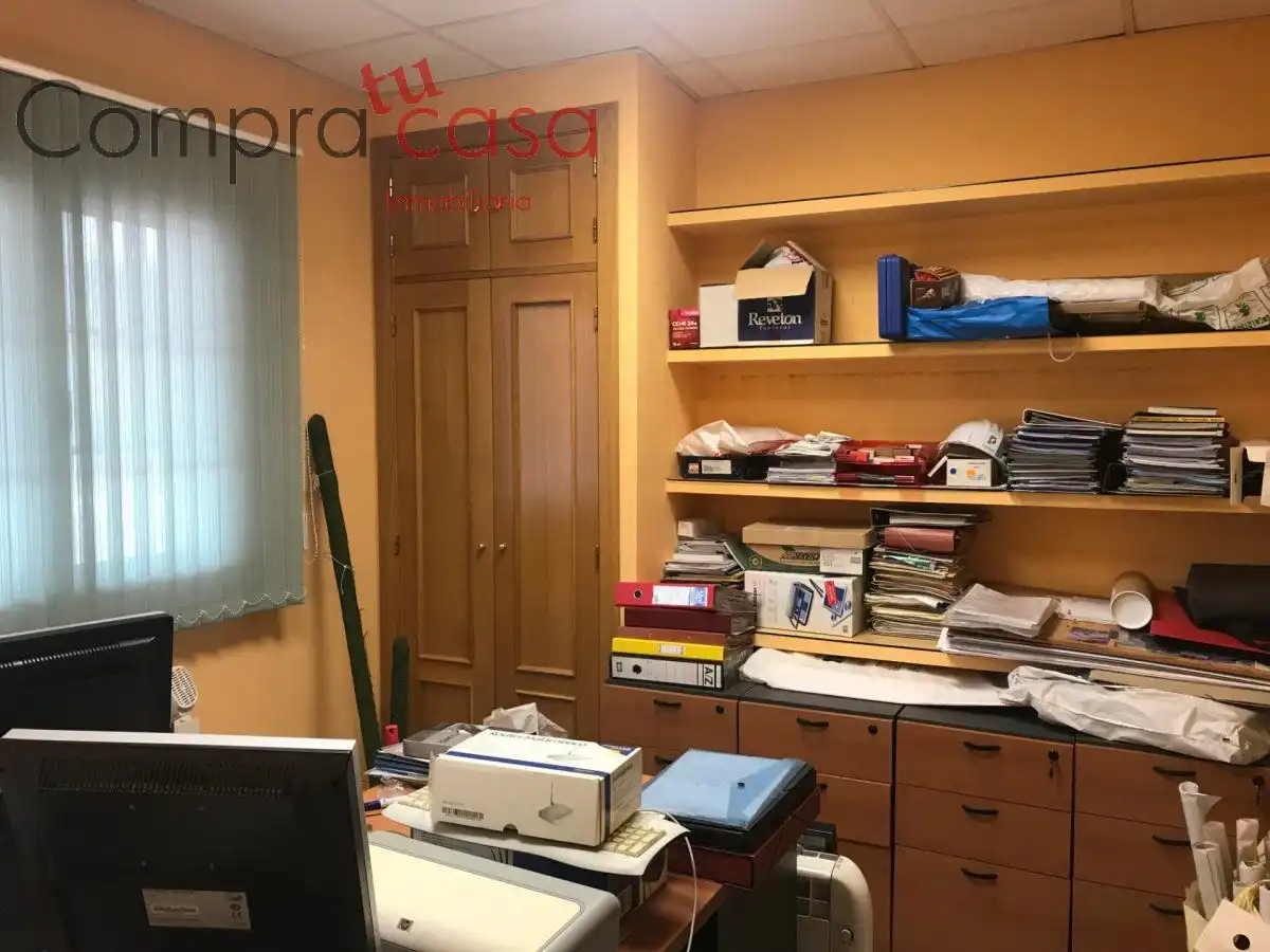 Commercial properties for sale in San Cristóbal de Segovia  with Furnished