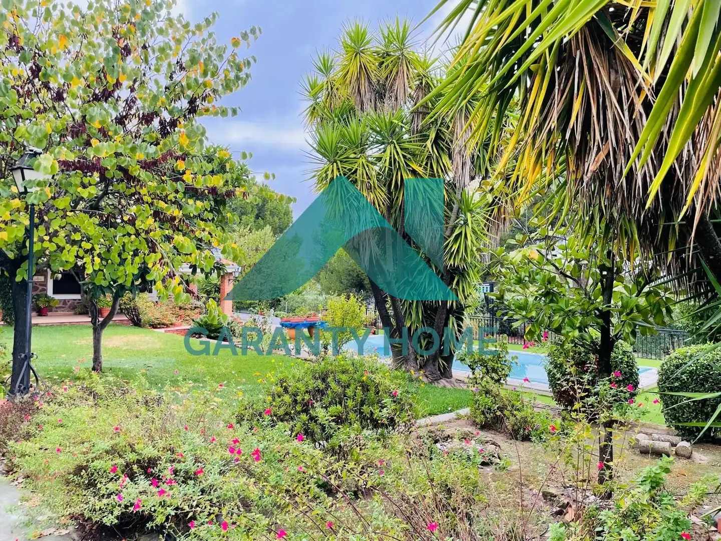 Garden of Houses for sale in Casar de Cáceres  with Air Conditioner, Private garden and Terrace