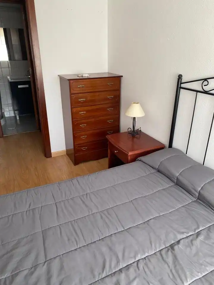 Habitación de Piso de alquiler en Santiago de Compostela  con Amueblado