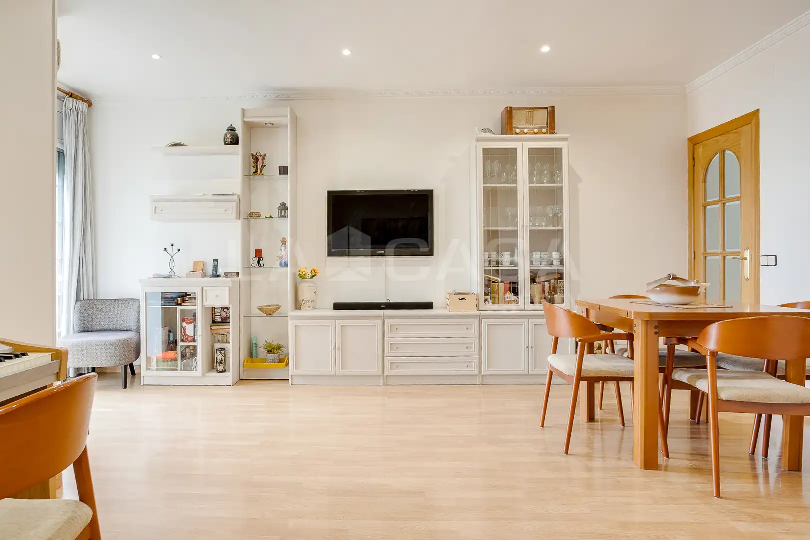 Sala de estar de Piso en venta en L'Hospitalet de Llobregat con Balcón