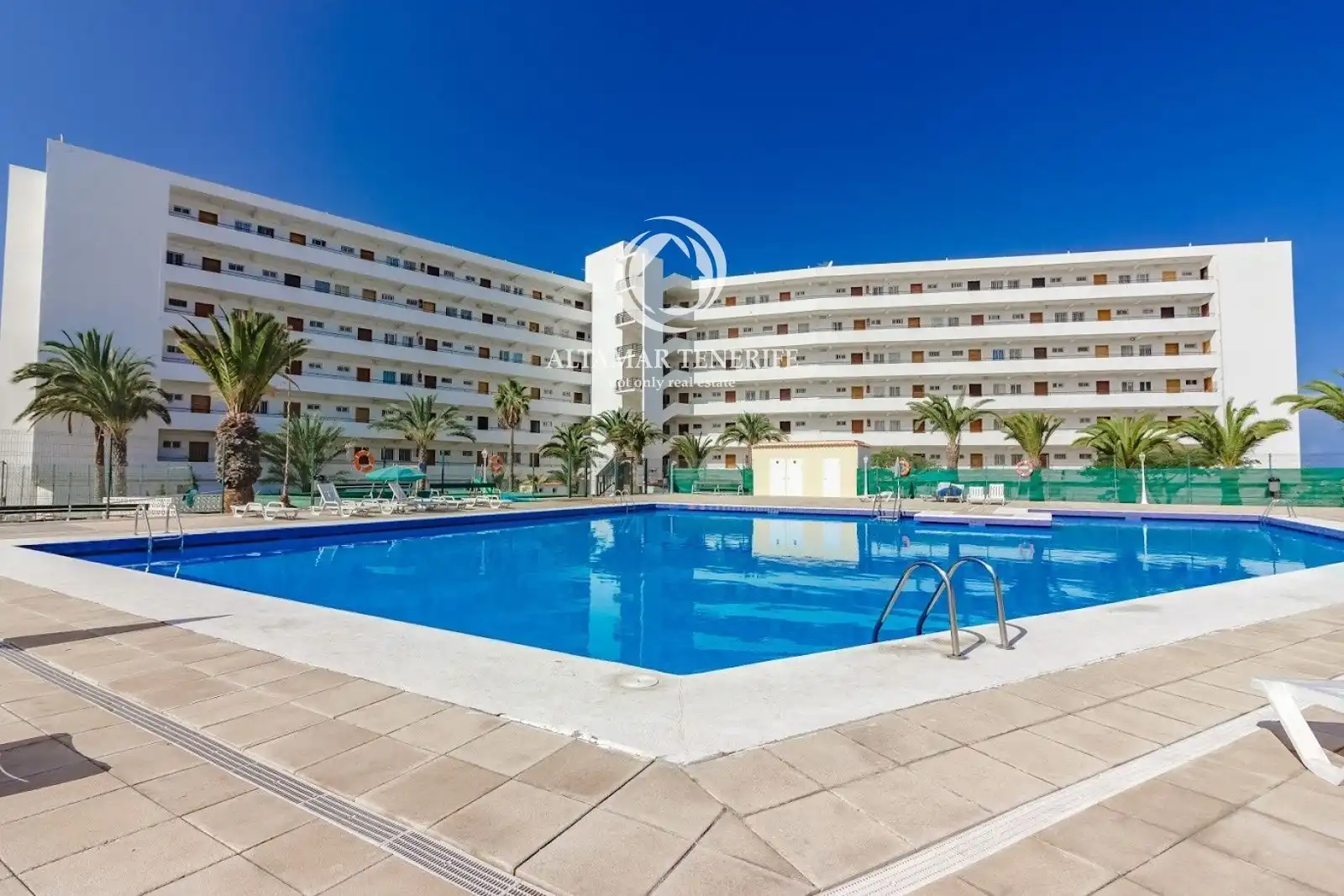 Apartamento con piscina en venta en C. Venezuela