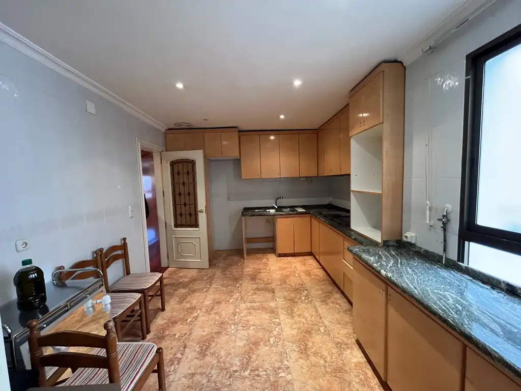 Küche von Wohnung zum Verkauf in Albacete mit Klimaanlage, Heizung und Parkett