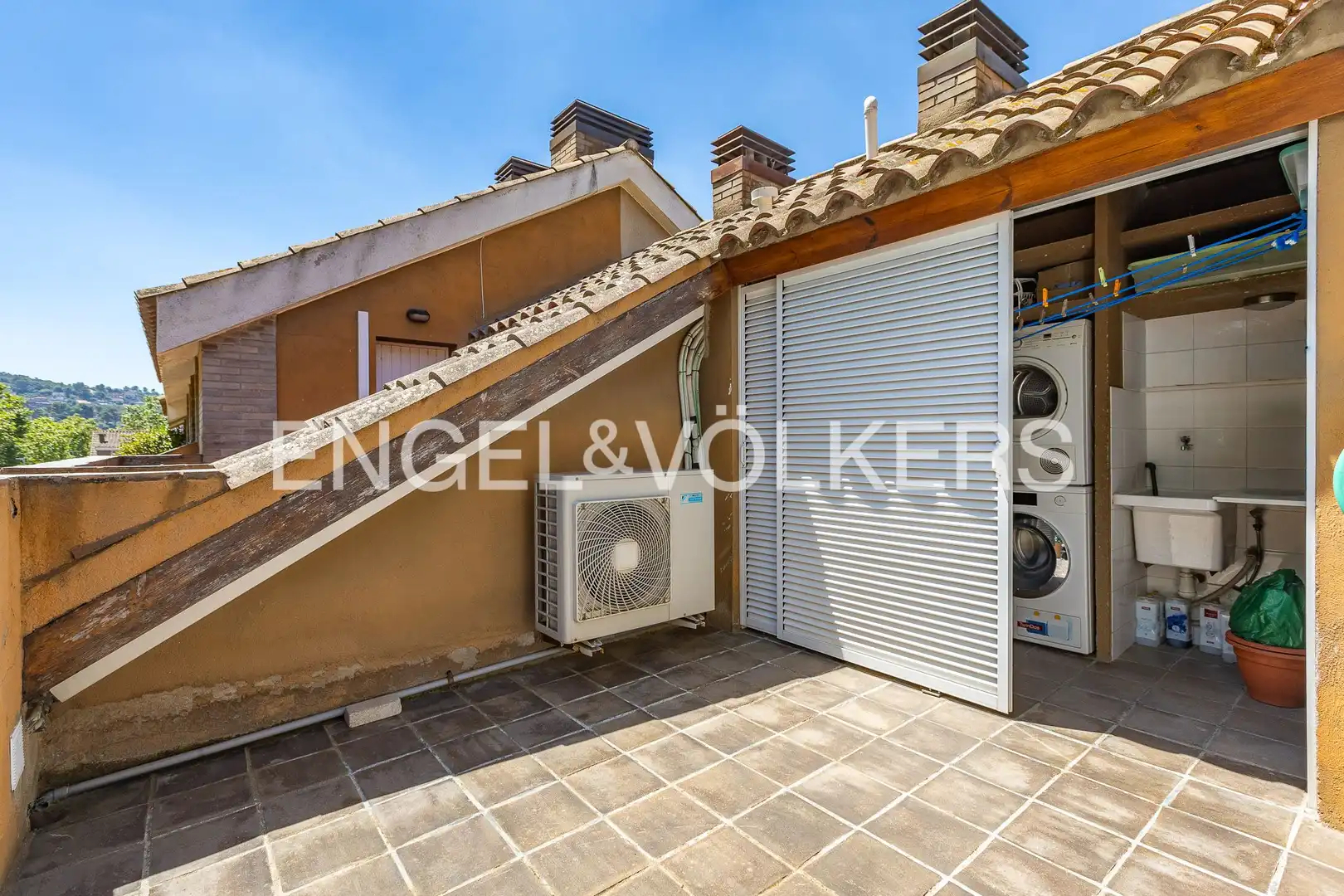 Terrassa de Casa o xalet en venda en Cerdanyola del Vallès amb Aire condicionat, Calefacció i Jardí privat
