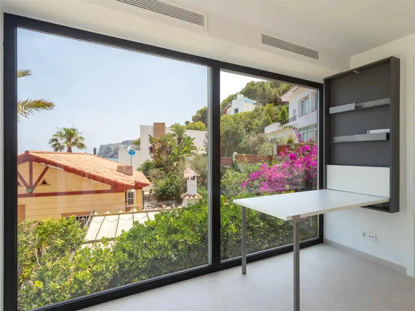 Balcony of Flat for rent in Dénia  with Air Conditioner, Private garden and Storage room