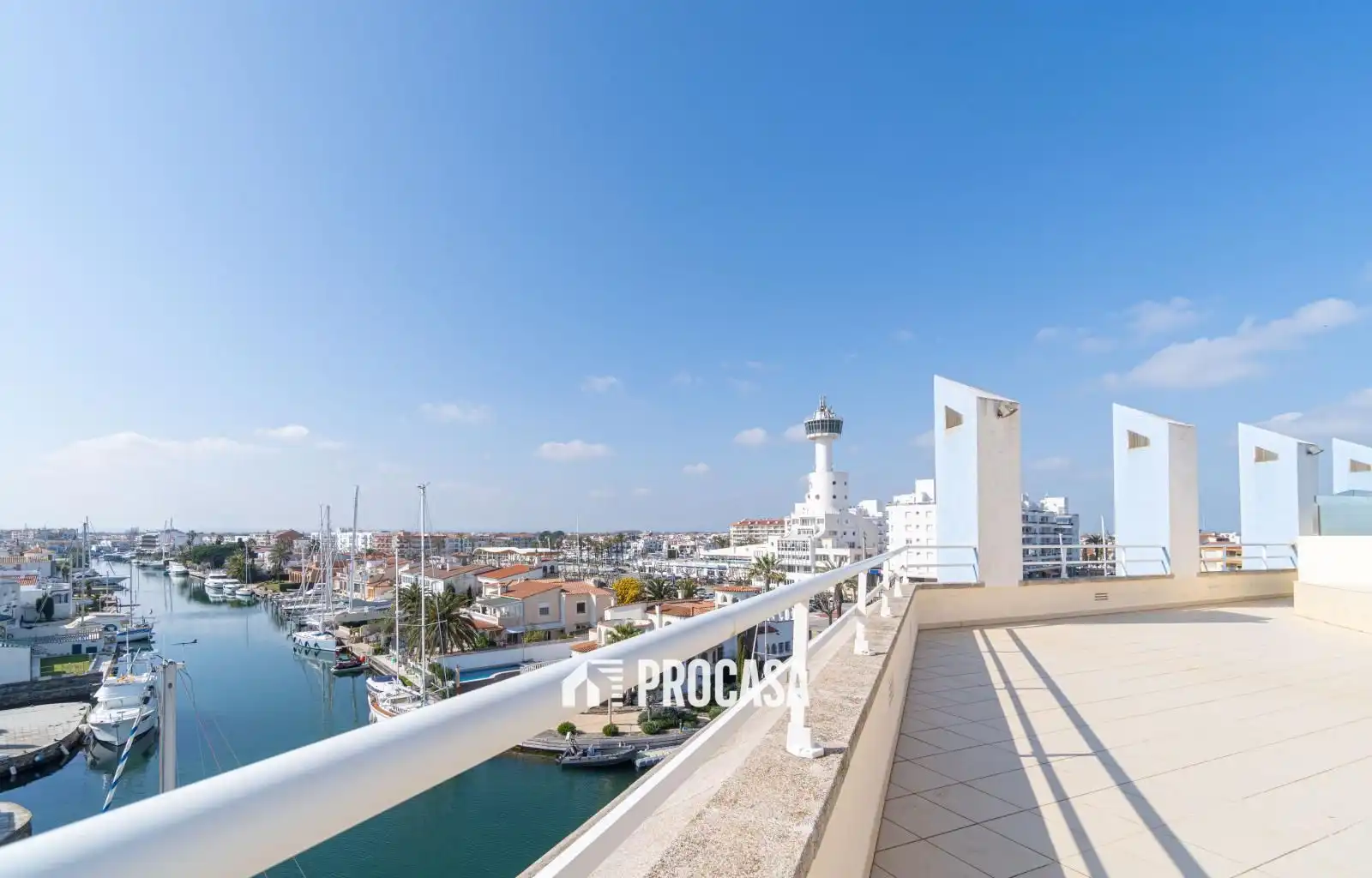 Wohnung zum Verkauf in Empuriabrava mit Klimaanlage, Heizung und Terrasse