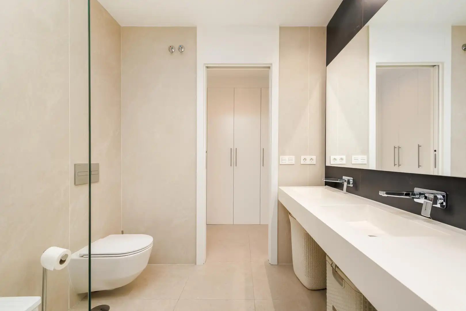 Baño de Apartamento en venta en Benahavís con Aire acondicionado, Calefacción y Jardín privado