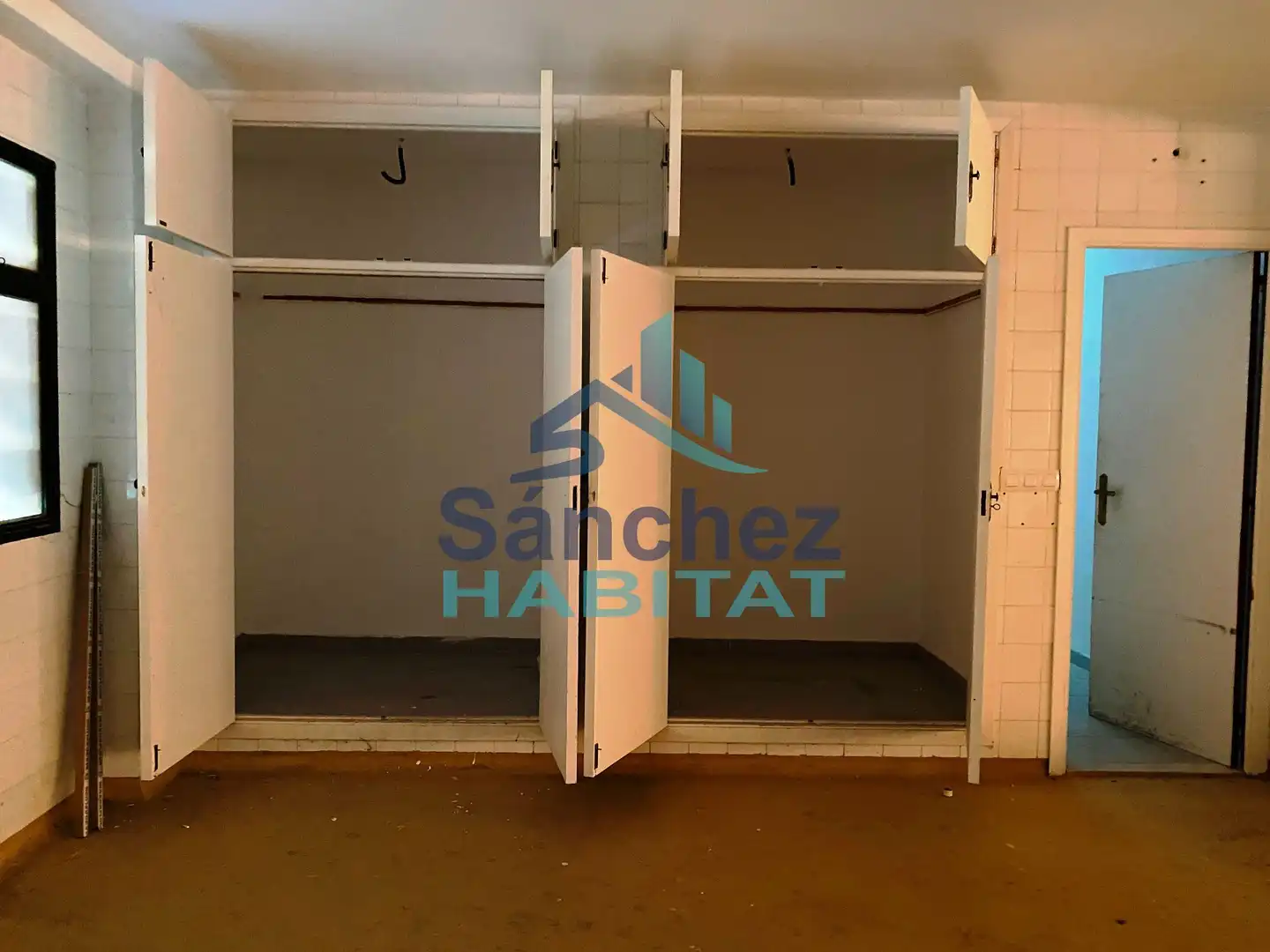 Industrial buildings for sale in Chelva