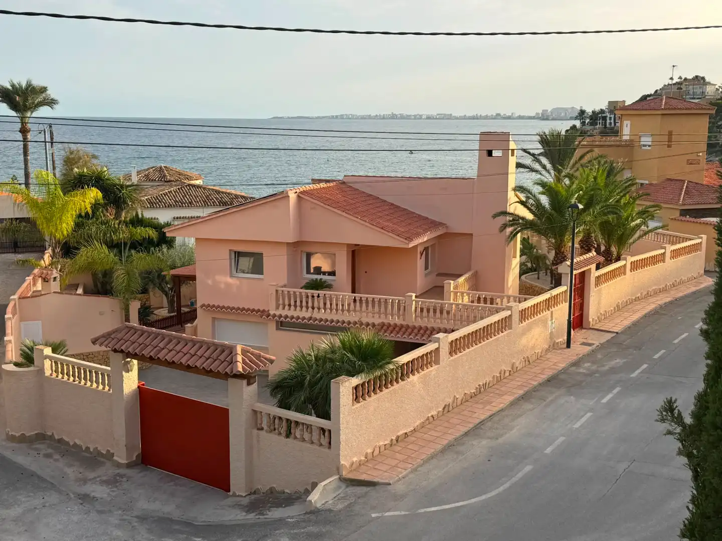 Vista exterior de Casa o chalet en venta en El Campello con Aire acondicionado, Calefacción y Jardín privado