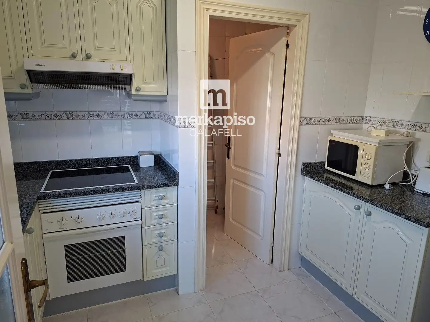 Kitchen of Flat for sale in L'Estany