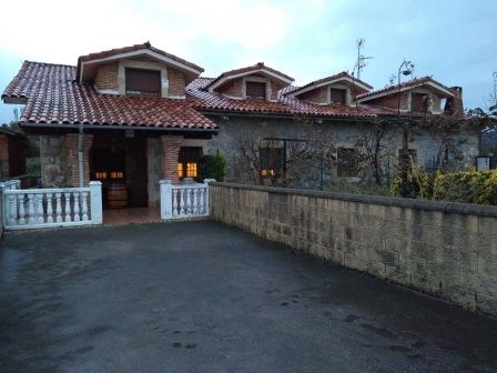 Außenansicht von Country house zum verkauf in Berango mit Heizung und Privatgarten