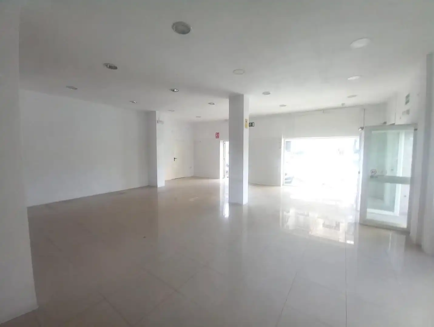 Business premises for sale in Avenida - Divina Pastora - Plaza de Toros