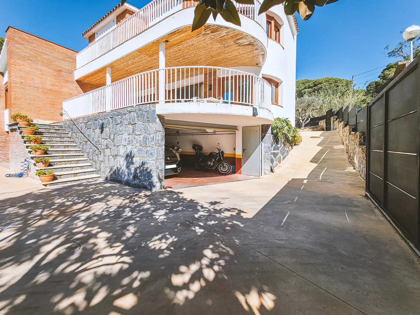Exterior view of Houses for sale in Sant Pol de Mar  with Air Conditioner, Heating and Private garden