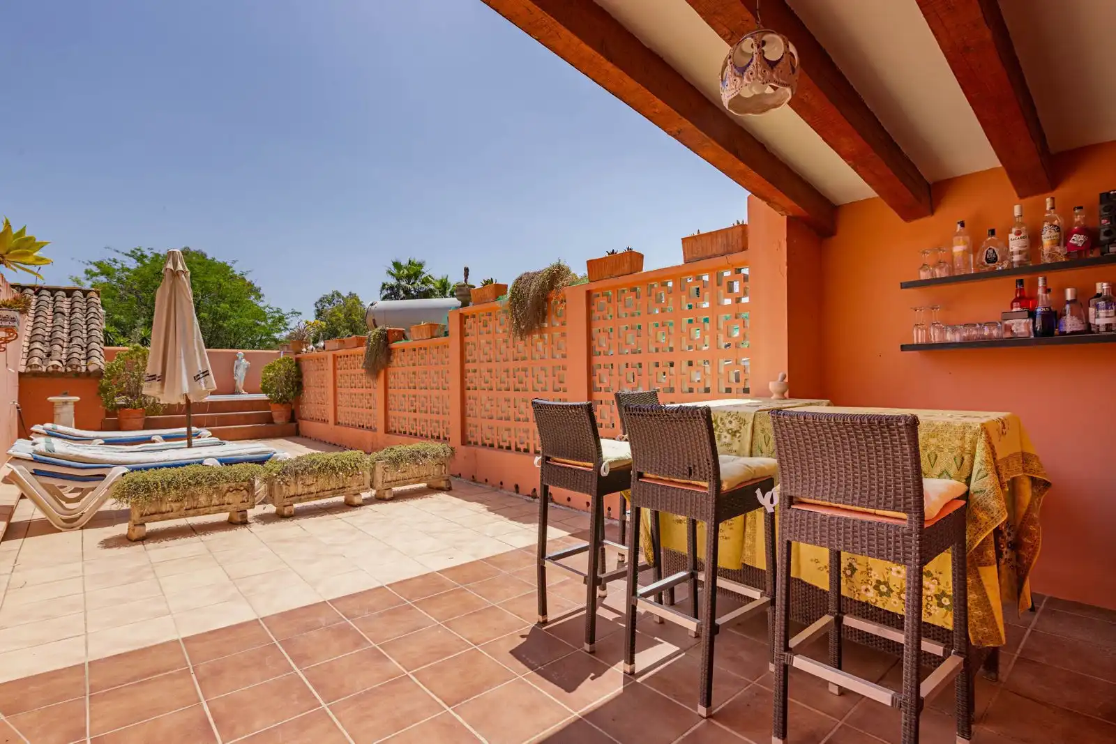 Terrassa de Casa o xalet en venda en Manilva amb Aire condicionat, Jardí privat i Terrassa