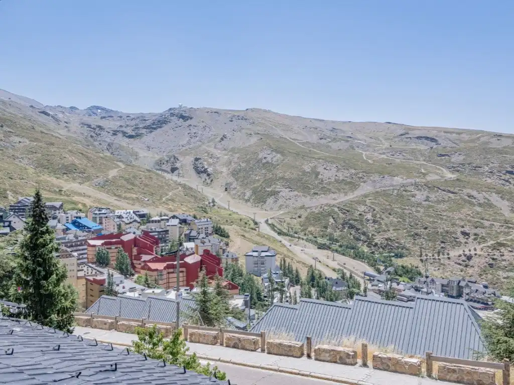 Vista exterior de Apartament en venda en Sierra Nevada amb Terrassa i Moblat