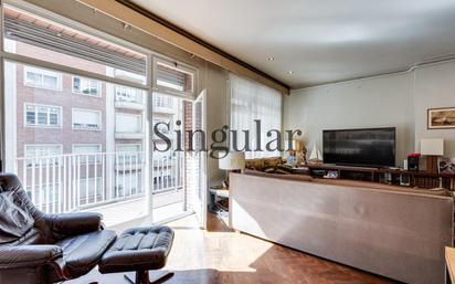 Living room of Flat for sale in  Barcelona Capital  with Air Conditioner, Heating and Terrace