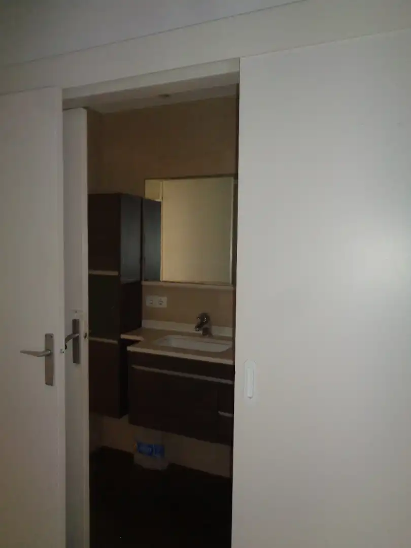 Baño de Piso de alquiler en Barcelona con Lavadora y Balcón