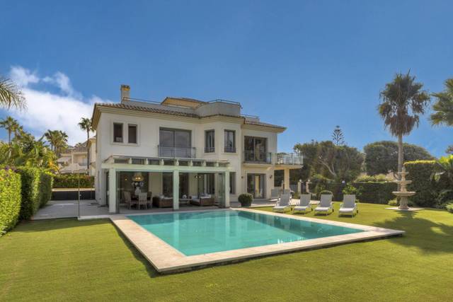 Casa-chalet en Venta en Costabella