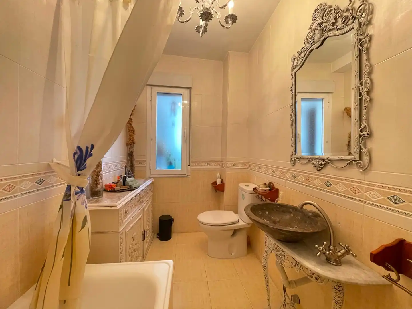 Baño de Piso en venta en Ponferrada con Calefacción, Terraza y Trastero