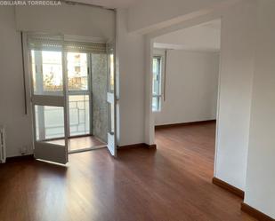 Living room of Flat to rent in Valladolid Capital  with Heating, Terrace and TV