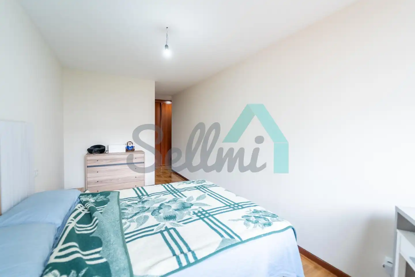 Bedroom of Flat for sale in Oviedo   with Heating, Parquet flooring and Terrace