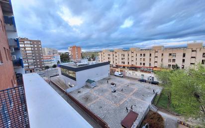 Vista exterior de Pis en venda en Fuenlabrada amb Calefacció, Parquet i Terrassa