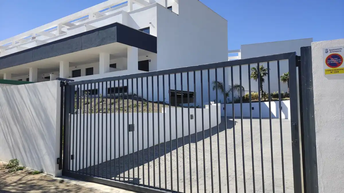 Penthouse with pool for sale in Estepona - Estepona,Centro,Avenida Juan Carlos I, imagen 27